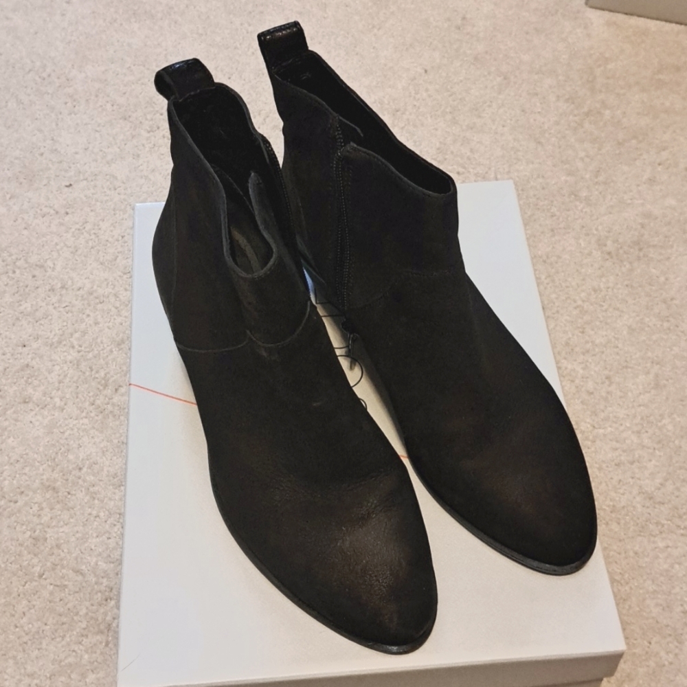 Sole Society Black Leather booties
